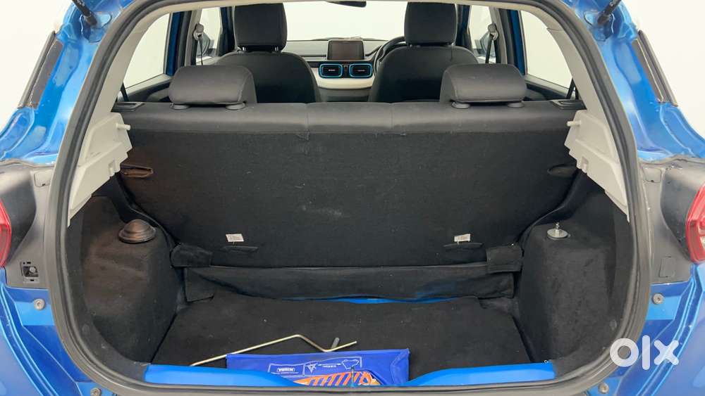 Tata Punch 1.2 Revotron Creative Amt Dual Tone, 2023, Petrol
