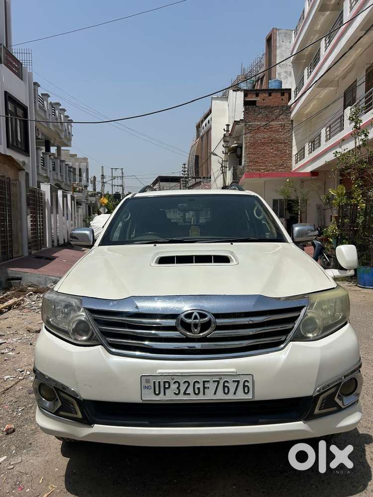 Toyota Fortuner 3.0 4x4 Manual, 2011, Diesel