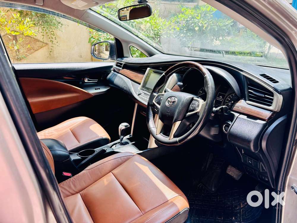 Toyota Innova Crysta 2.8z Automatic, 2017, Diesel