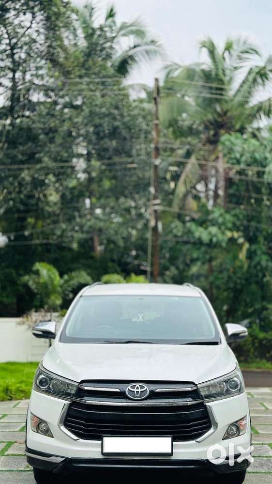 Innova Crysta Touring Sport Zx 2.4 At (2017) Diesel