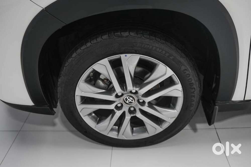 Toyota Innova Hycross 2.0 Zx Hybrid 7 Str, 2023, Petrol