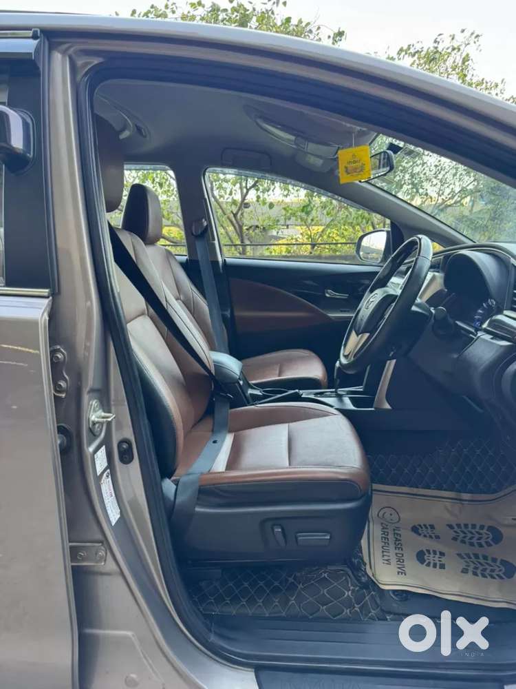 Toyota Innova Crysta 2.7 Zx At, 2022, Petrol