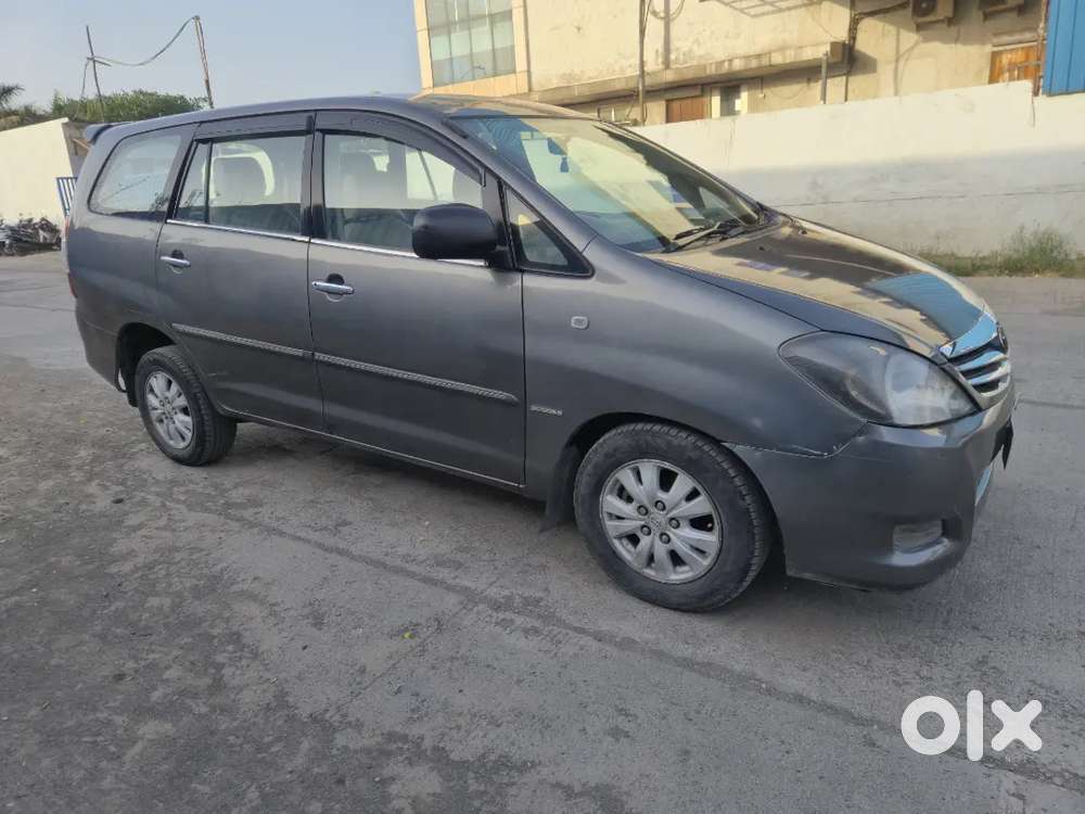 Toyota Innova 2011 Diesel 194000 Km Driven Gniean Running