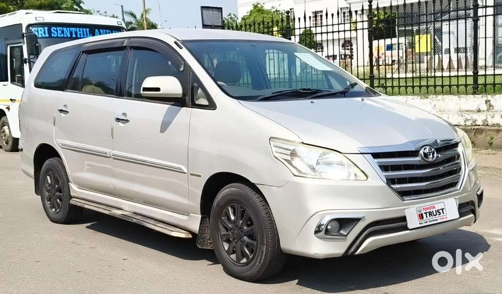 Toyota Innova 2.5 V 8 Str, 2013, Diesel