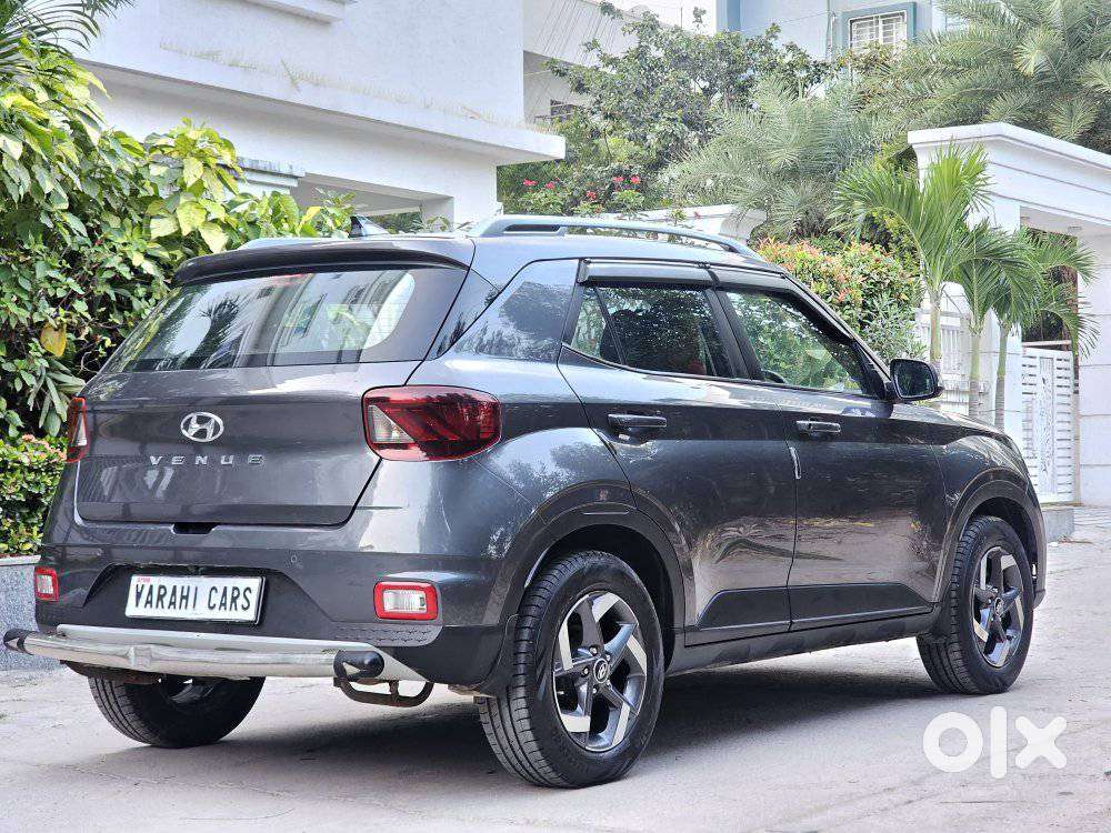 Hyundai Venue 1.2 S Plus, 2022, Petrol