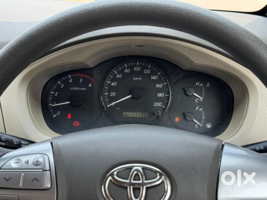 Toyota Innova 2.5 G (diesel) 8 Seater, 2013, Diesel
