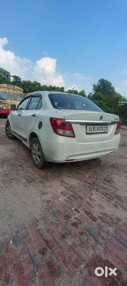 Maruti Suzuki Swift Dzire 1.2 Lxi Bsiv, 2017, Cng & Hybrids