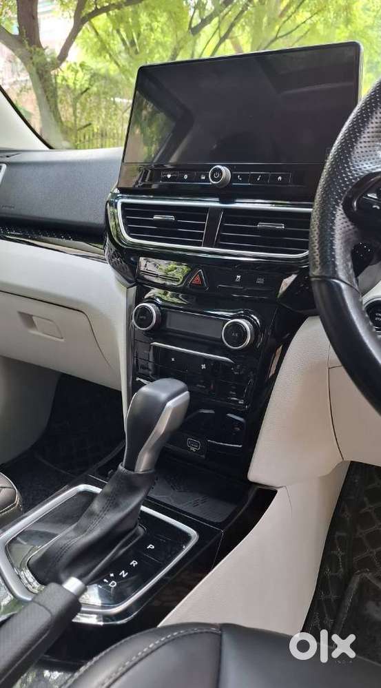 Mahindra Xuv 3xo Ax5 Pm At, 2024, Petrol