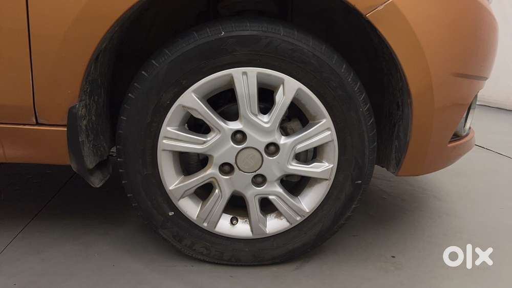 Tata Tiago Xza, 2017, Petrol