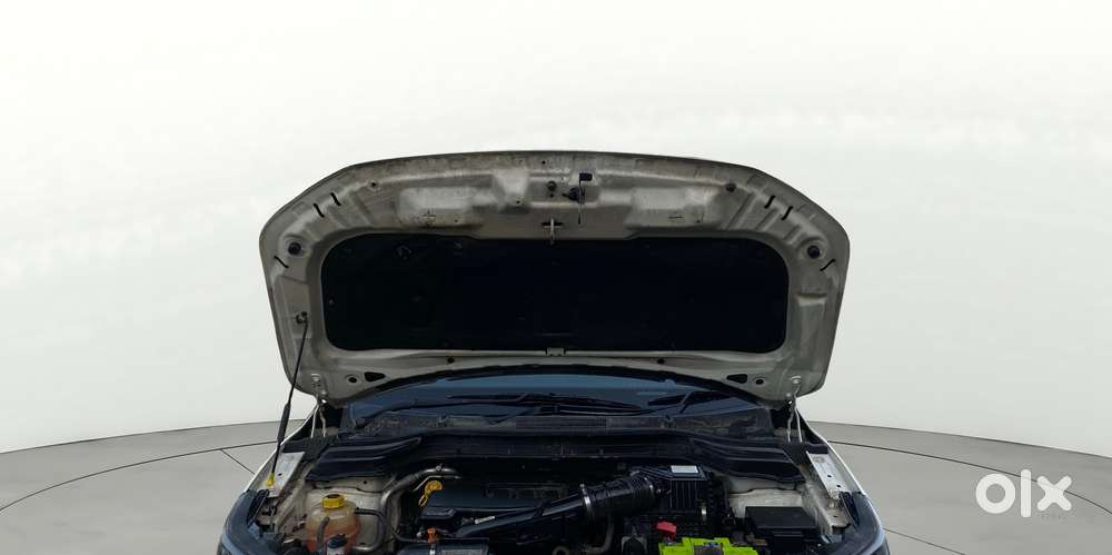 Mahindra Xuv300 W6, 2022, Petrol