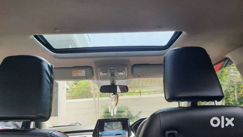 Maruti Suzuki Brezza 1.5 Zxi Smart Hybrid Dual Tone, 2023, Petrol