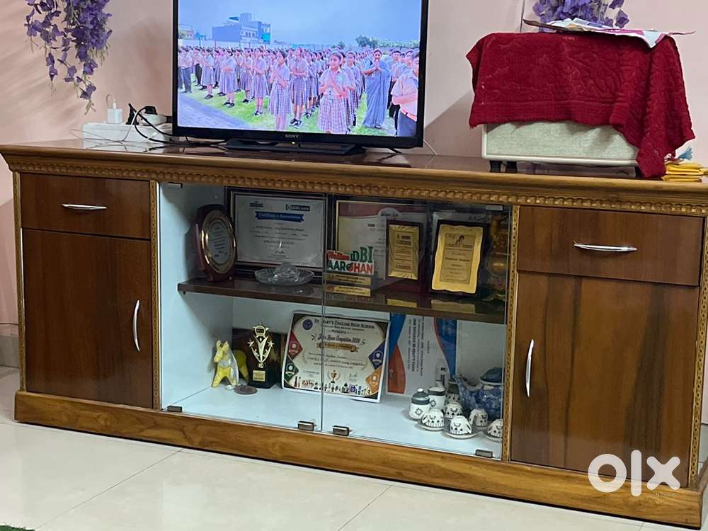 Tv unit 5.2feet size  wooden and ply base