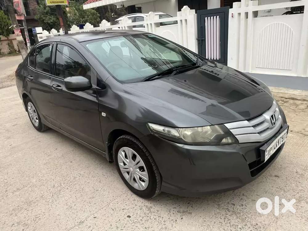Honda City Petrol Want 2 Sell