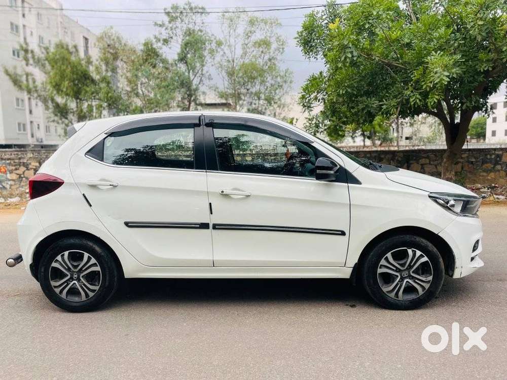 Tata Tiago 1.2 Revotron Xt (o), 2022, Petrol