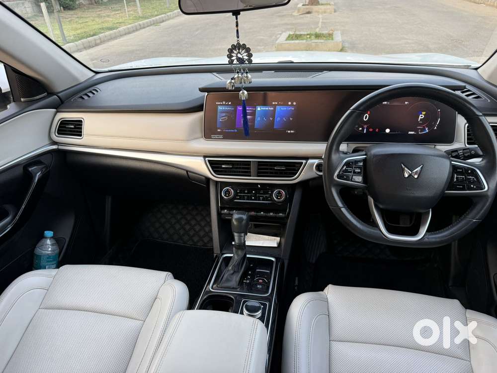 Mahindra Xuv700 2.2 Ax 7 Diesel At Luxury Pack Str, 2024, Diesel