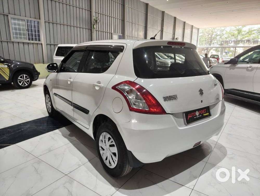 Maruti Suzuki Swift Vxi Abs Bsiv, 2017, Petrol