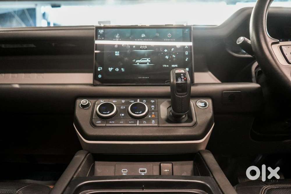 Land Rover Petrol 2024 Car