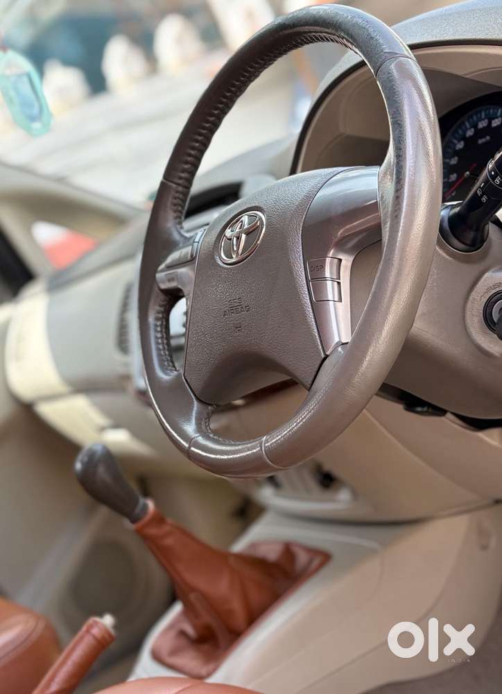Toyota Innova 2.5 Vx 8 Seater Bs Iv, 2014, Diesel
