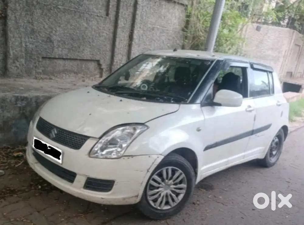 Maruti Suzuki Swift 2011 Cng & Hybrids 97500 Km Driven