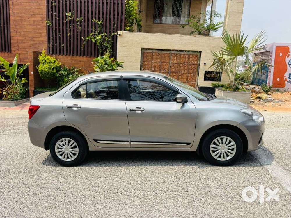 Maruti Suzuki Dzire 1.2 Vxi, 2022, Petrol