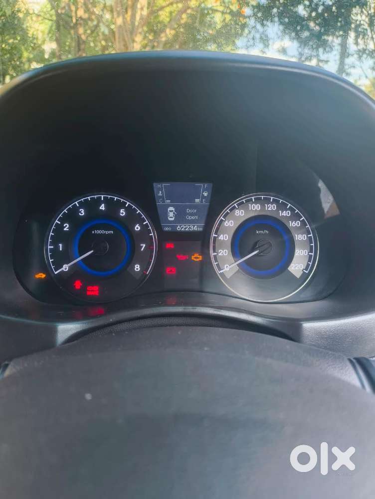 Hyundai Verna 1.6 Sx (o) Vtvt, 2014, Petrol