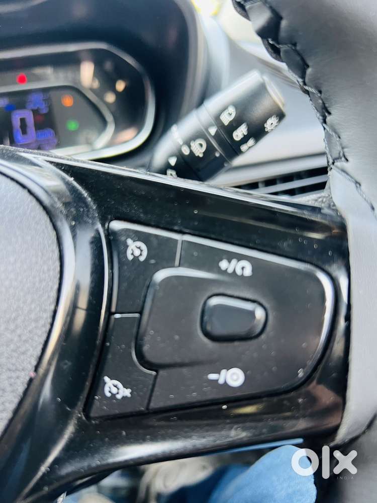 Tata Nexon Amt Xza Plus, 2022, Cng & Hybrids