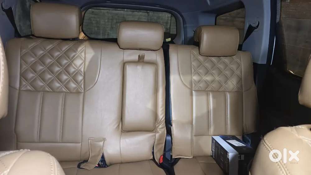 Mahindra Xuv500 New Model, Pearl White, Year 2020 Diesel 41200 Done