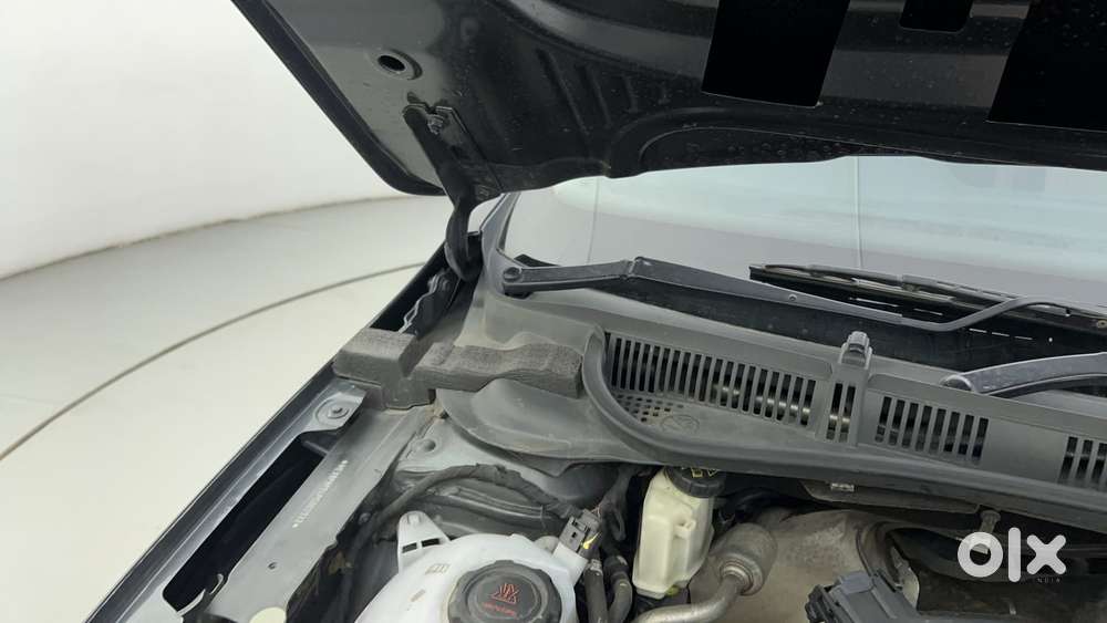 Skoda Slavia Style 1.0l Tsi Mt, 2023, Petrol