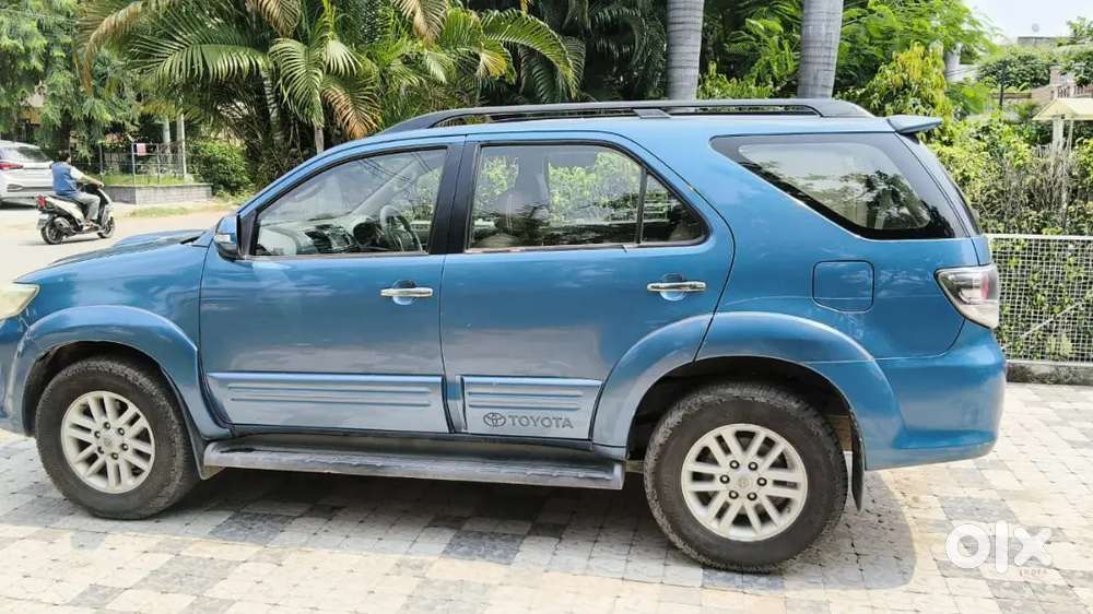 Toyota Fortuner 2012 Diesel 182000 Km Driven