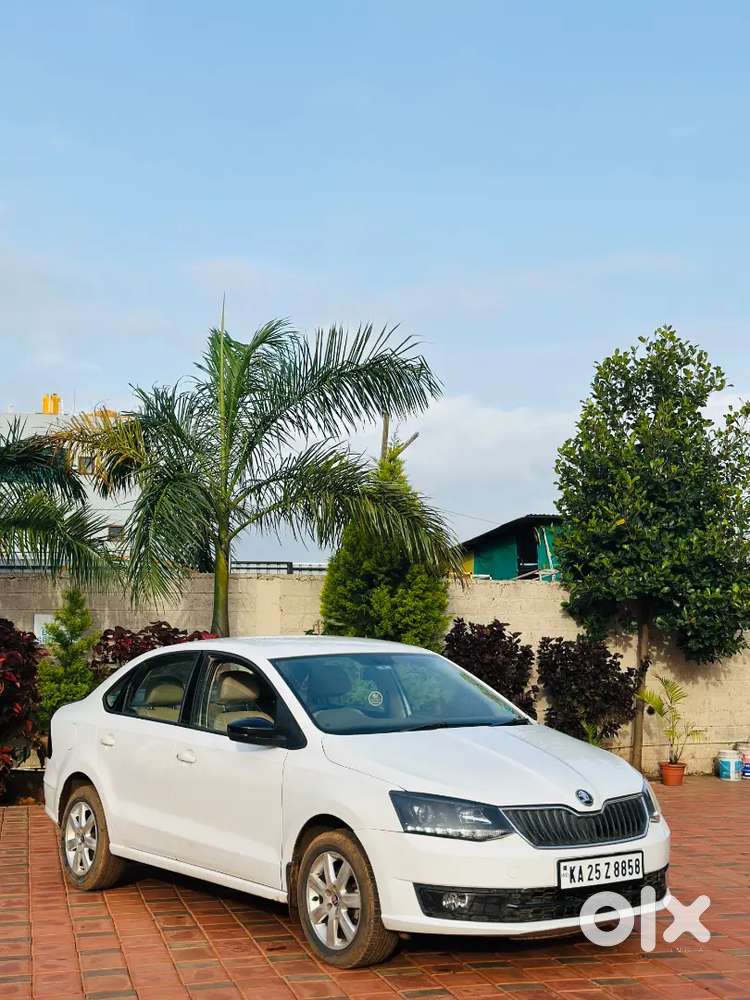 Skoda Rapid Elegance 2013