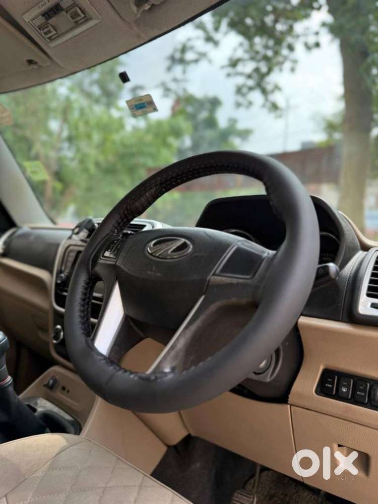 Mahindra Tuv 300 T10, 2018, Diesel
