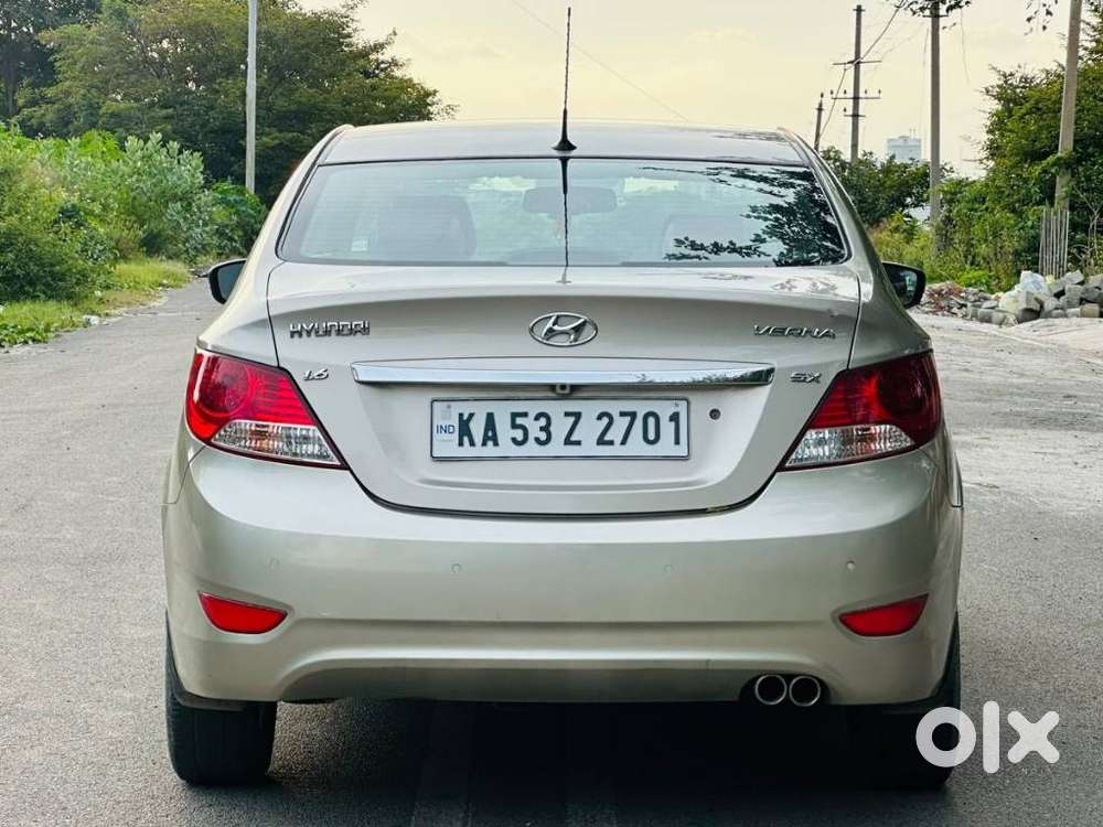 Hyundai Verna Fluidic 1.6 Vtvt Sx, 2011, Petrol