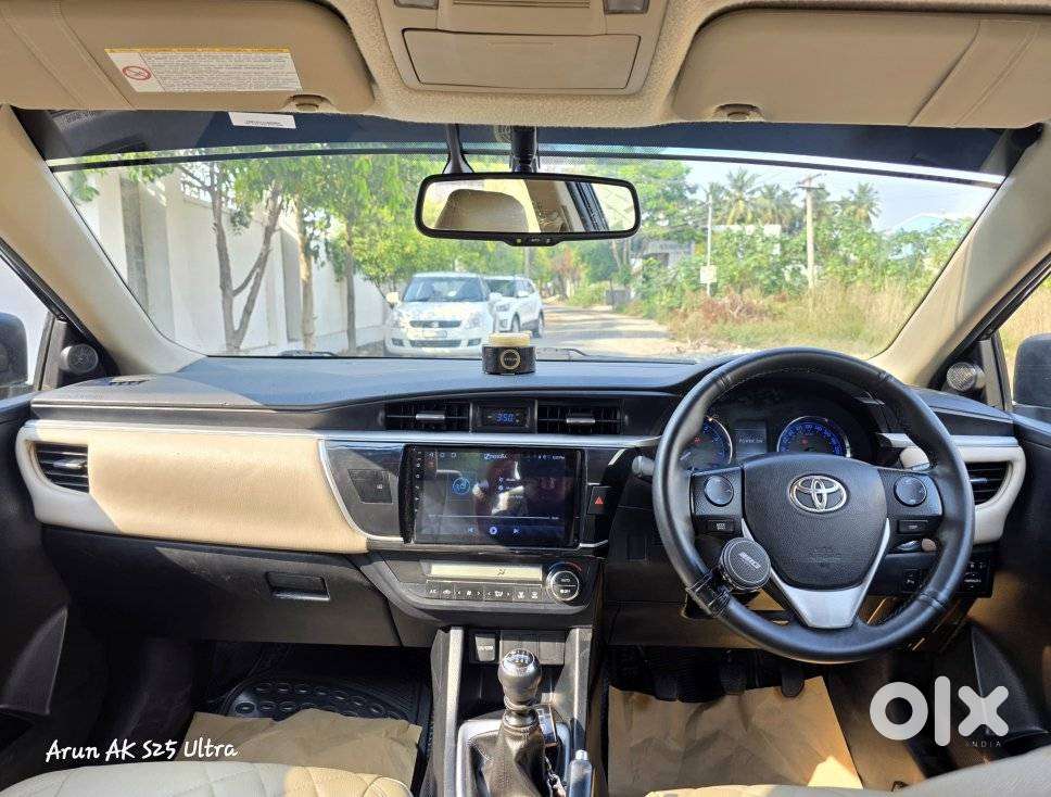 Toyota Corolla Altis 2010-2013 Gl, 2015, Petrol