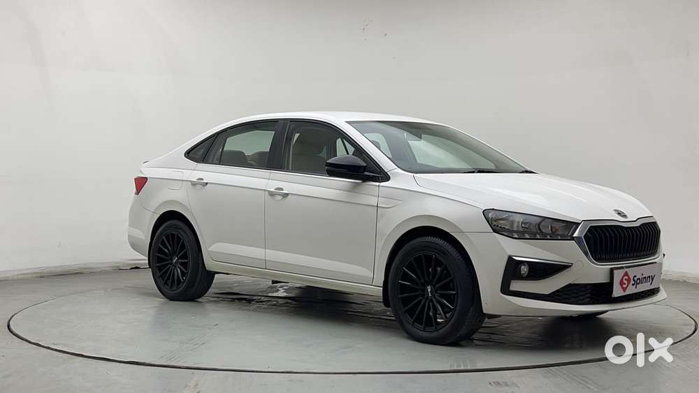Skoda Slavia Ambition 1.0l Tsi At, 2022, Petrol