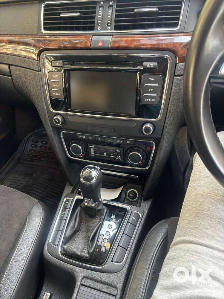 Skoda Superb Elegance 2015 - Great Condition And Less Km Driven