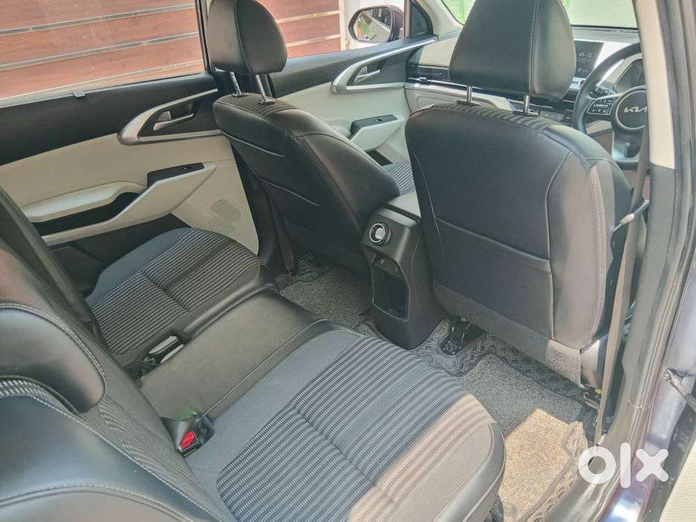 Kia Carens 1.4 Prestige Plus Turbo 7 Str, 2022, Petrol