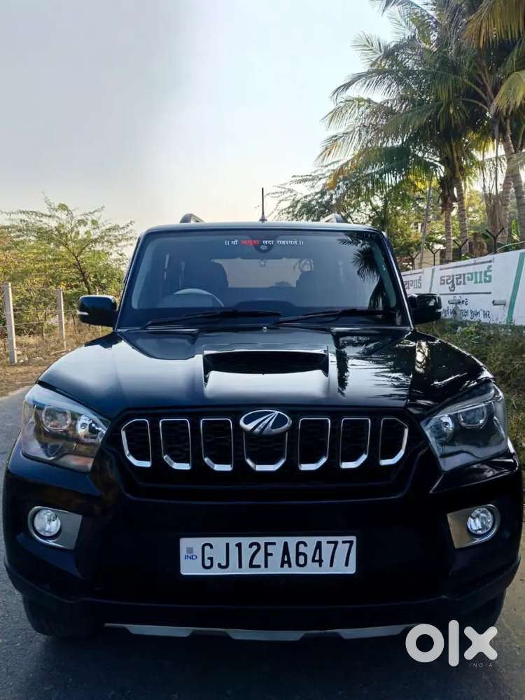 Mahindra Scorpio S11