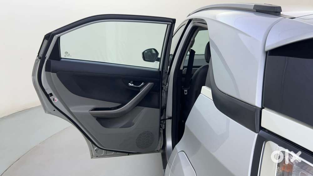 Tata Nexon 1.2 Revotron Xza Plus (l), 2018, Petrol