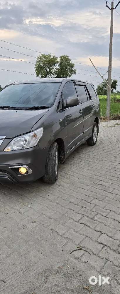 Toyota Innova 2.5 G 2015
