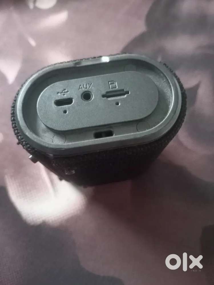 Boat stone grenade speaker
