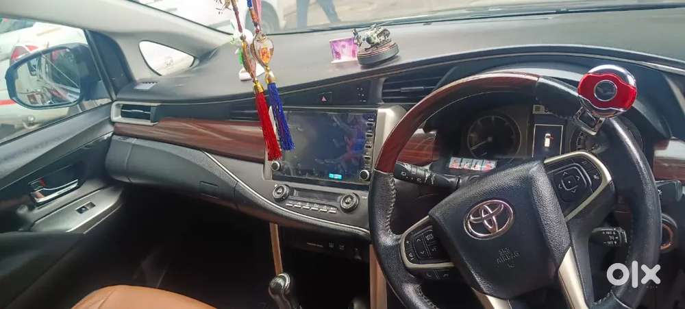 Toyota Innova Crysta 2.4 V 7 Str 2022