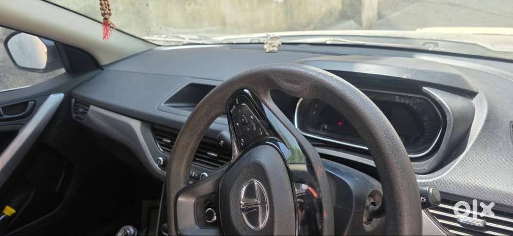 Tata Nexon Xms Petrol With Sunroof In Very Good Condition