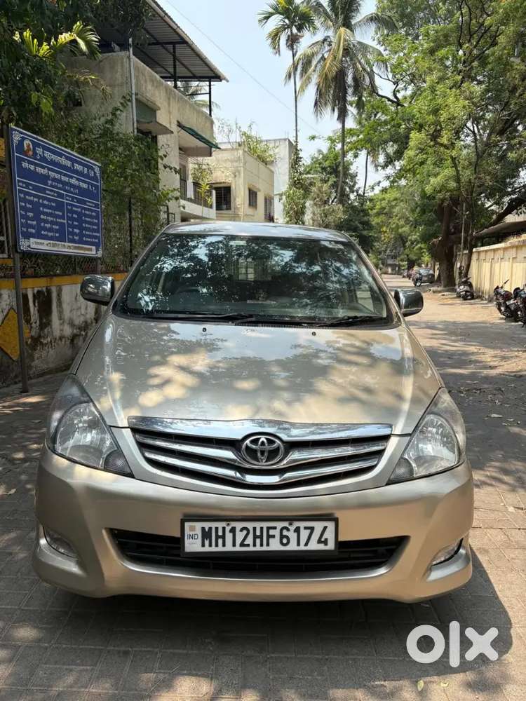 Toyota Innova 2.5 V 2011