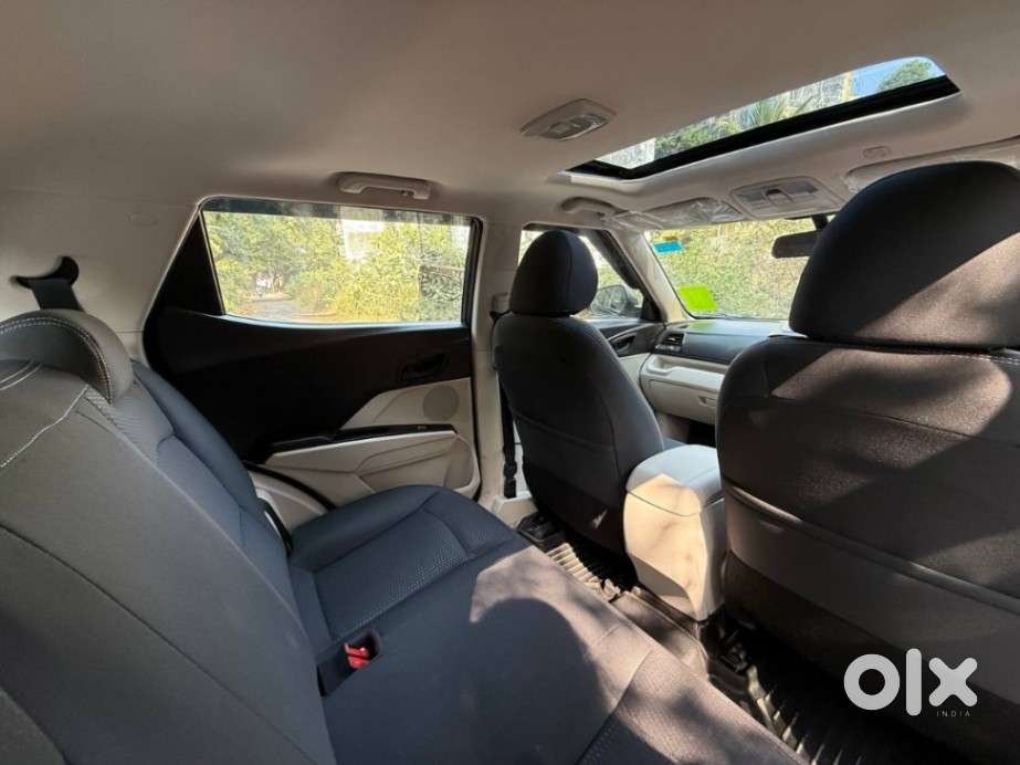 Mahindra Xuv300 W6, 2024, Petrol