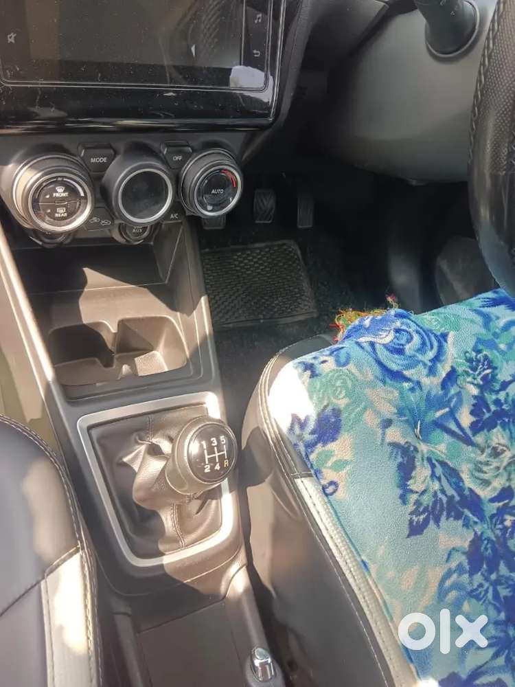 Maruti Suzuki Swift 2024 Black