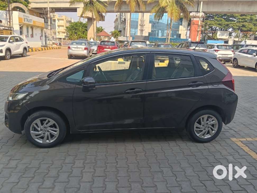 Honda Jazz V Mt Privilege, 2016, Petrol