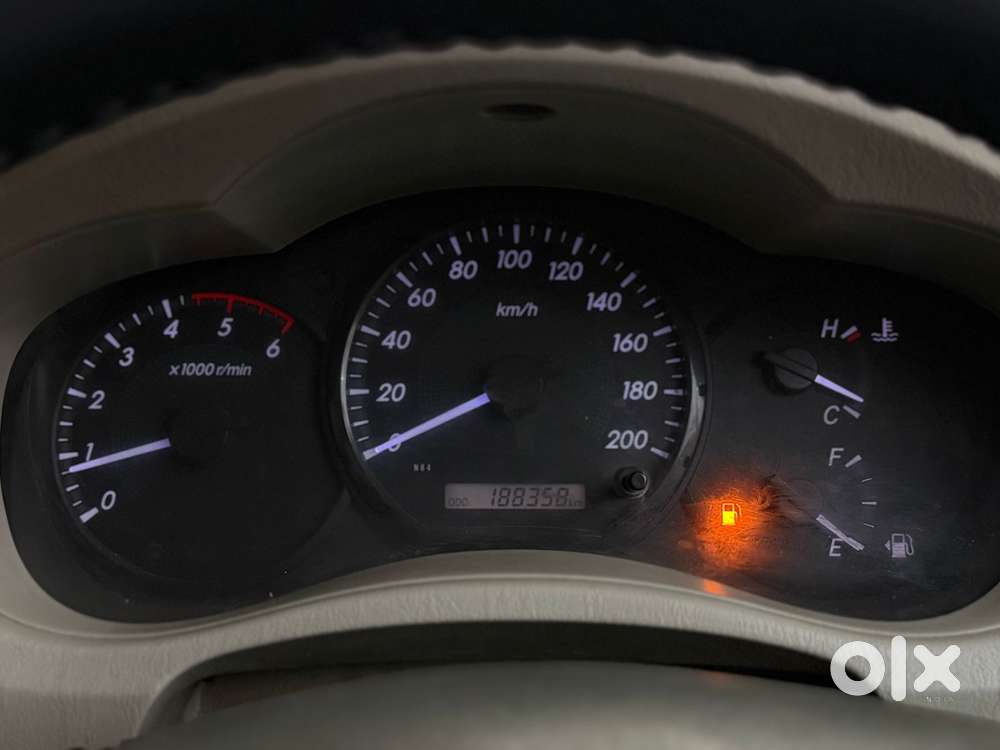 Toyota Innova 2.5 G (diesel) 8 Seater Bs Iv, 2014, Diesel