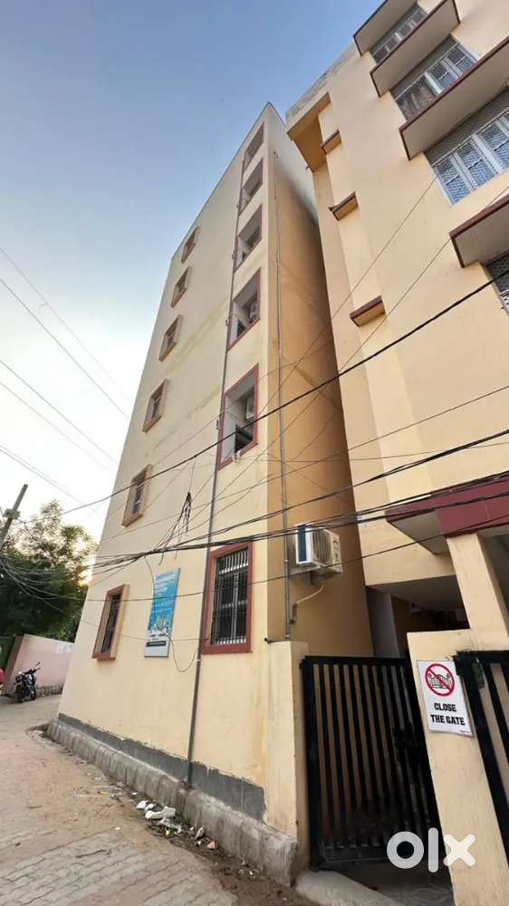 Independent 2bhk flat at Hyderabad Gate BHU
