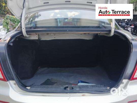 Maruti Suzuki Swift Dzire Zxi, 2011, Petrol
