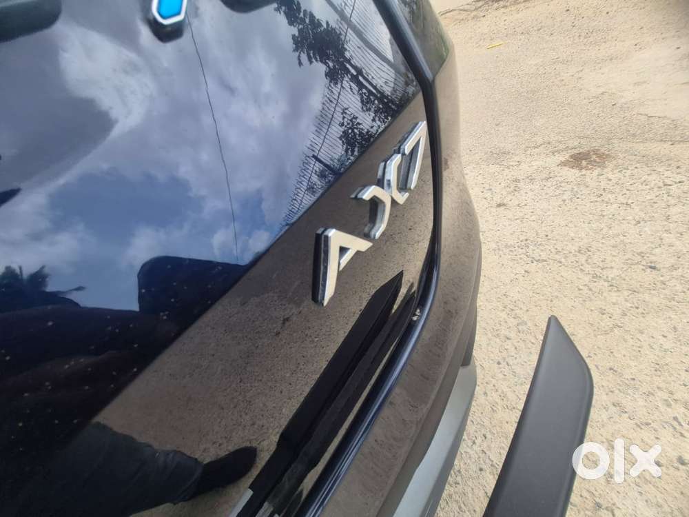 Mahindra Xuv700 2.0 Ax 7 Petrol At Str, 2024, Petrol
